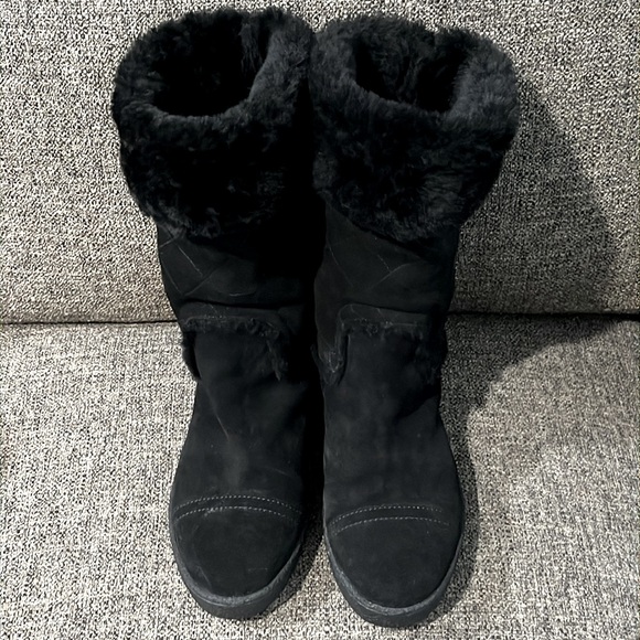 CHANEL BOOTS
Convertible Suede & Shearling Boot - Picture 8 of 11